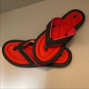 🌹Orange & Gray Flip Flops 9/10